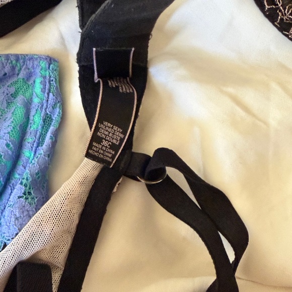 Victorias Secret Bundle of 3 Unlined Lacy Bras - 34D - Picture 4 of 10